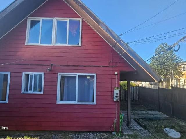Casa a una cuadra de calle victoria y francisco bilbao | 3 dormitorios por 126000. 00 en Coyhaique