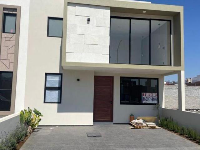 Casa a unas cuadras de la FISCALÍA, EL INFONAVIT