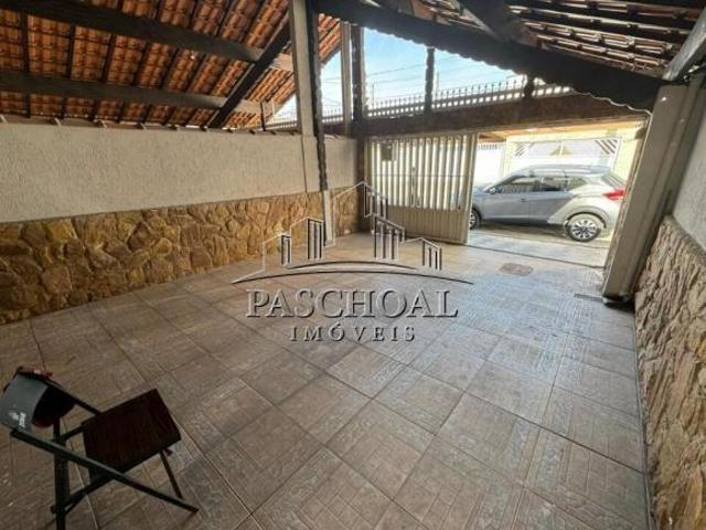 Casa á venda 3 dormitorios 1 suite 2 vagas cobertas 184m² R$750mil Guilhermina Praia Grande/S