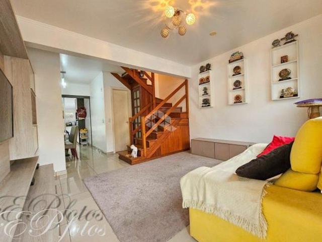 Casa a venda 3 dormitórios mobiliada com patio, em condomínio, Humaitá, Porto Alegre