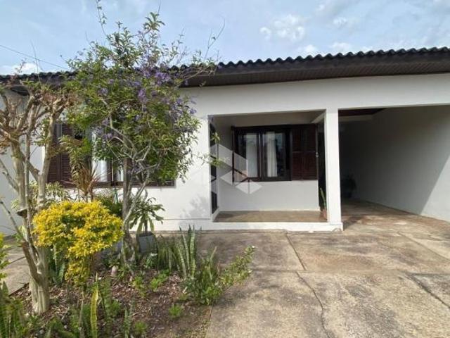 Casa à venda 3 dormitórios, sala, cozinha, banheiro, área de serviço, garagem para 2 carros