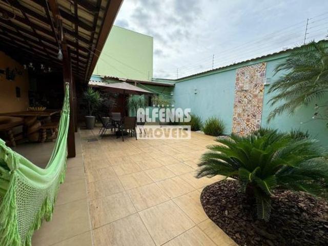 Casa à venda 3 quartos no Bairro XANGRI LA