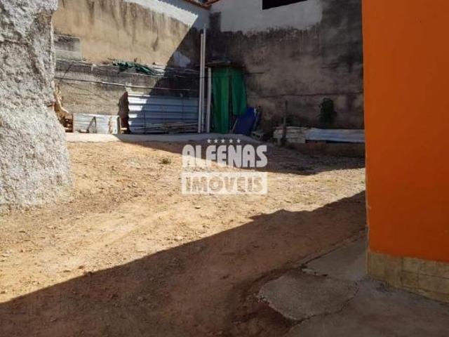 Casa à venda 3 quartos no Bairro Califórnia