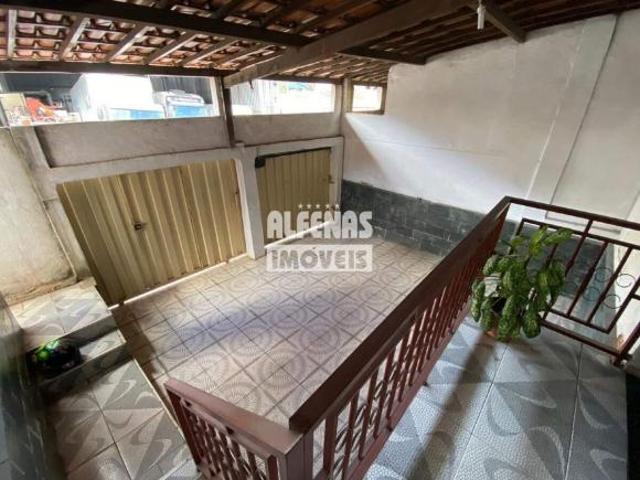 Casa à venda 3 quartos no Bairro Inconfidentes