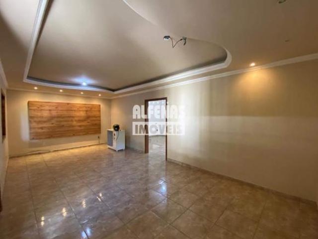 Casa à venda 3 quartos no Bairro OITIS