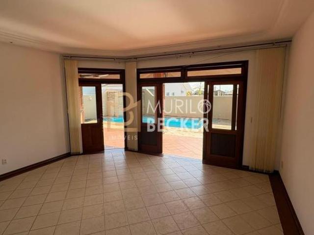 Casa á venda 3 quartos e piscina 329 m² no Condomínio Jardim das Colinas