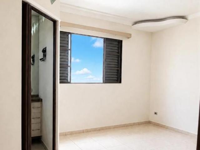 Casa à Venda | 3 quartos Suíte | Conjunto Habitacional Requião, Maringá