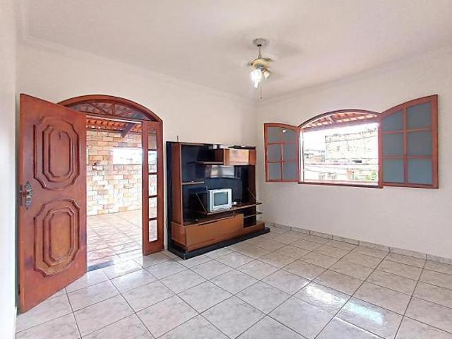 Casa à venda, 3 quartos, 1 suíte, 3 vagas, Funcionários Contagem/MG