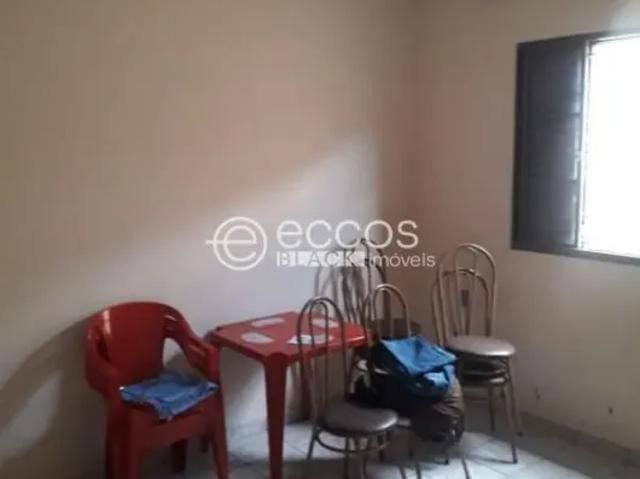 Casa à venda, 3 quartos, 1 suíte, 3 vagas, Jardim das Palmeiras Uberlândia/MG