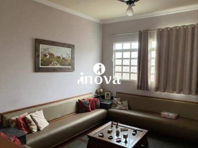 Casa à venda, 3 quartos, 1 suíte, 3 vagas, Santa Maria Uberaba/MG