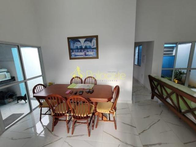 Casa à venda 3 Quartos, 1 Suite, 2 Vagas, 90M², Res. Santa Clara, Pindamonhangaba SP