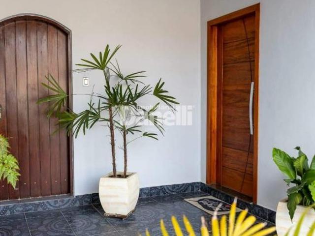 Casa à venda, 3 quartos, 1 suíte, 4 vagas, Loteamento Parque das Fontes Tremembé/SP