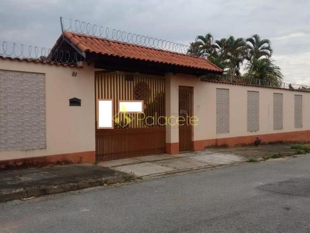 Casa à venda 3 Quartos, 1 Suite, 6 Vagas, Santana, Pindamonhangaba SP