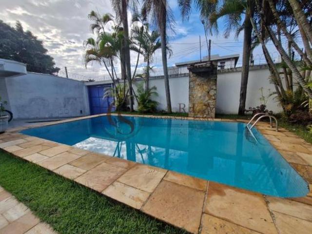 CASA A VENDA 3 SUITES ENSEADA GUARUJÁ SP