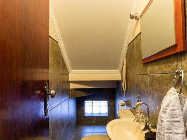 Casa à venda 128m² com 3 dormitórios 1 suíte e 4 vagas no Indianópolis