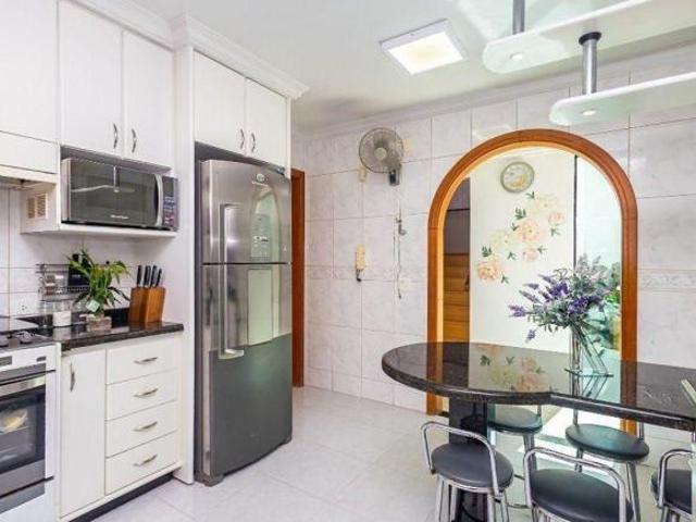 CASA À VENDA – 180 M² | VILA DALILA – ESPAÇOSA E CONFORTÁVEL!