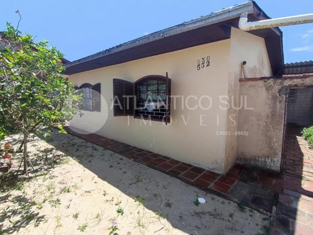 Casa à venda, 200 metros do mar em GAIVOTAS, MATINHOS PR
