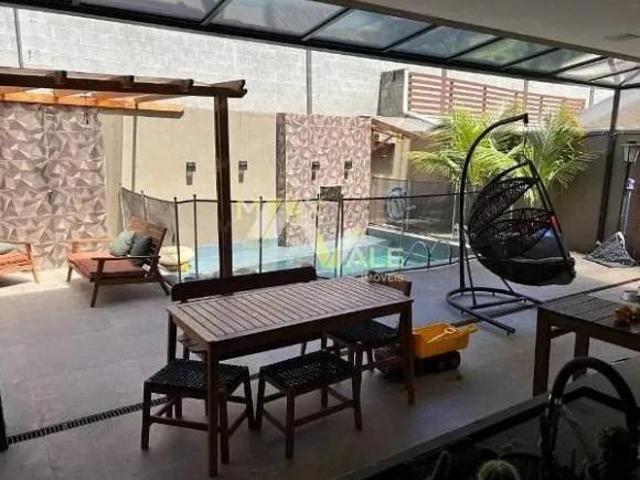 Casa à venda, 219 m² por R$ 1.500.000,00 Jardim Crystal Park Jacareí/SP