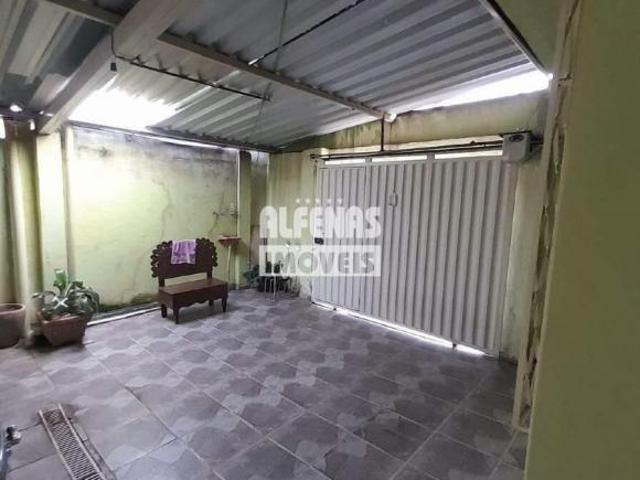 Casa à venda 2 quartos no Bairro JARDIM LAGUNA