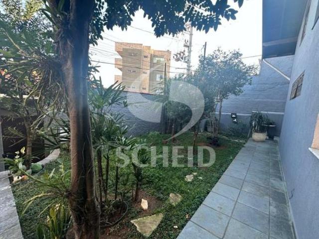 Casa à Venda 340m² 4 quartos/2 Suítes em Vila Inglesa!