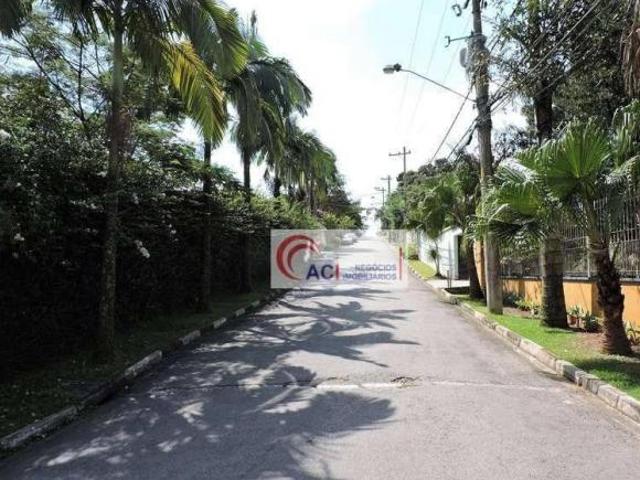 Casa à venda, 355 m² por R$ 2.500.000,00 Chácara dos Lagos Carapicuíba/SP