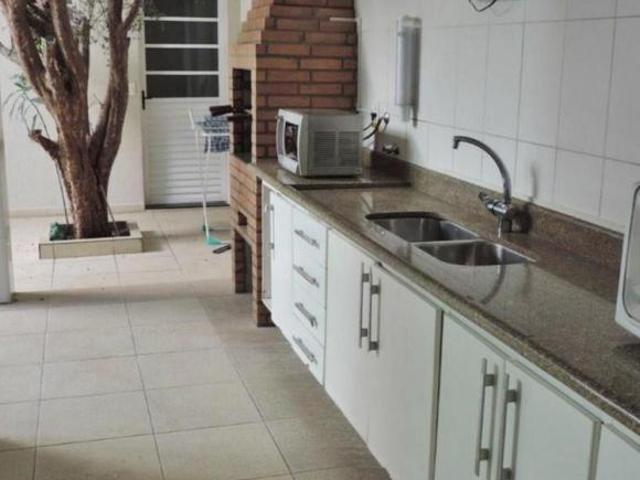 CASA À VENDA, 473 M2 DE TERRENO