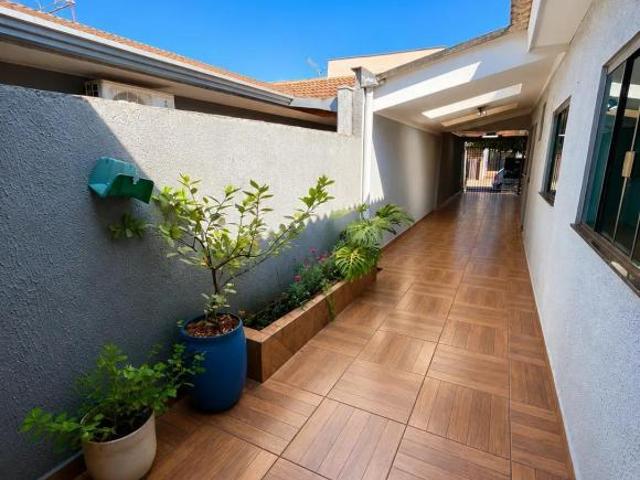 Casa à Venda | 4 quartos | Jardim dos Pássaros, Maringá