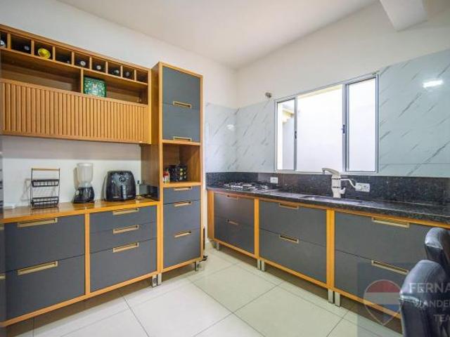Casa á Venda 4 quartos 202m2 R$ 720.000 Cotia/SP