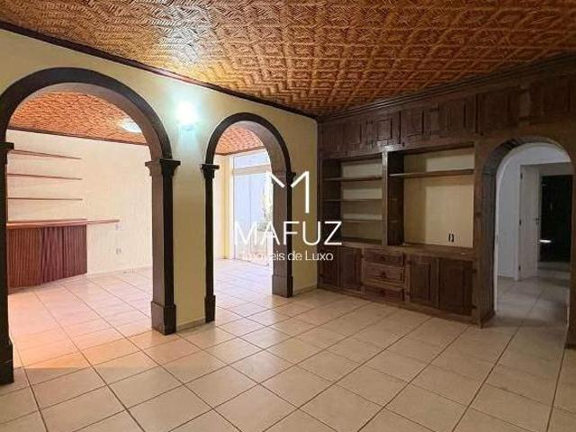 Casa à venda, 4 quartos, 2 suítes, 4 vagas, Vila Paris Belo Horizonte/MG