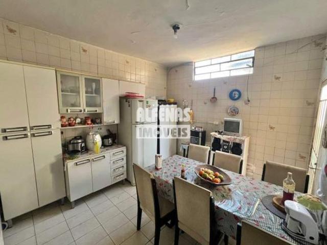 CASA À VENDA, 4 QUARTOS, 8 VAGA, LINDÉIA BELO HORIZONTE/MG