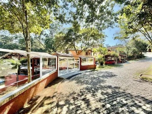 Casa à venda, 4 suítes, 5 banheiros, 4 vagas, 1400m², Condomínio Villagio Toscano Granja Viana
