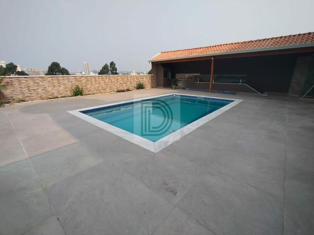 Casa à venda 4 suítes, Piscina, 4 vagas de garagem Jardim das Vertentes