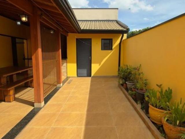 CASA A VENDA
