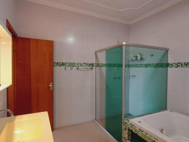 Casa à venda 5 quartos no Bairro MONTE CASTELO