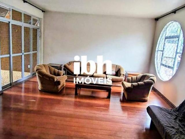 Casa a venda, 6 Quartos e 4 banheiros, 350 m² Belvedere
