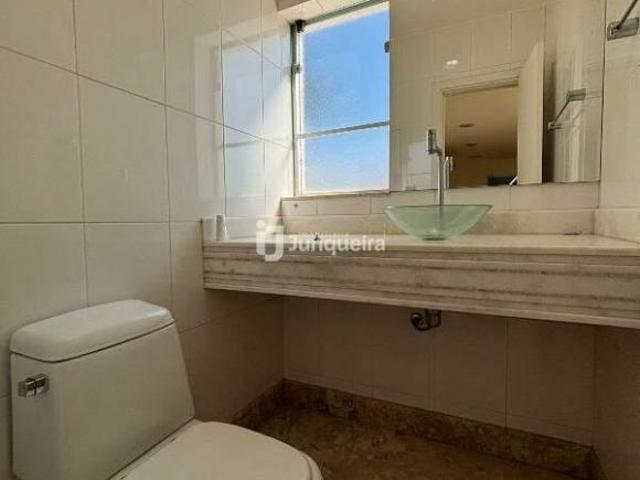 Casa à venda, 6 quartos, 5 suítes, 15 vagas, Centro Águas de São Pedro/SP