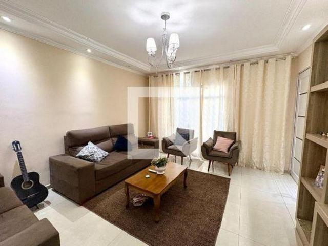 Casa à Venda Colônia, 6 Quartos, 259 m2