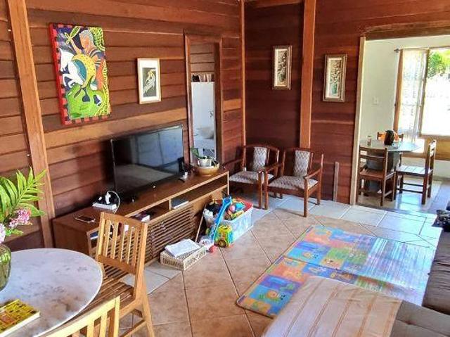 Casa à venda com lagoa particular no Condomínio Nossa Fazenda em Esmeraldas MG