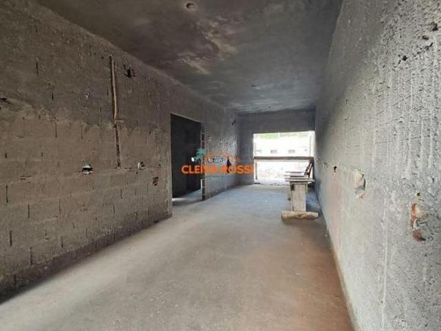 Casa a Venda com Piscina e Suíte Matinhos