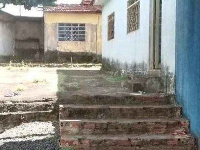 CASA À VENDA COM SALÃO COMERCIAL EM LIMEIRA, SP