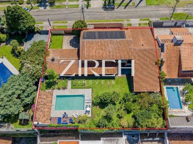 CASA À VENDA COM TERRENO GRANDE E PISCINA, NO SEMINÁRIO