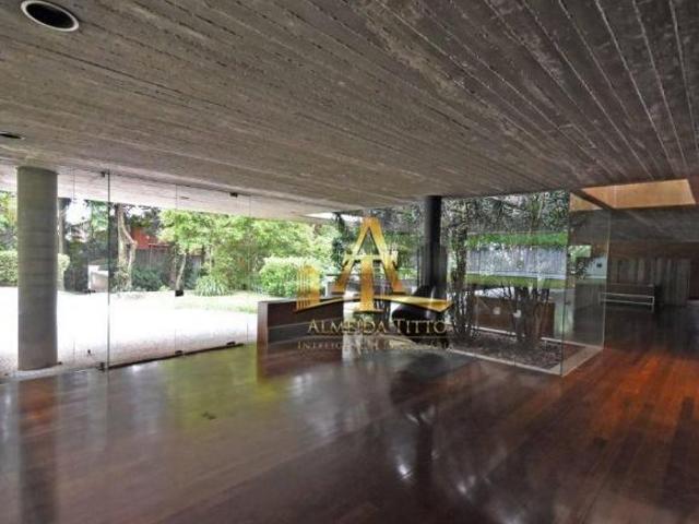 Casa à Venda com Terreno de 3.100 m² na Região Cidade Jardim Confira!