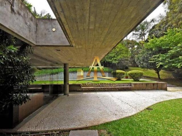 Casa à Venda com Terreno de 3.100 m² na Região Cidade Jardim Confira!