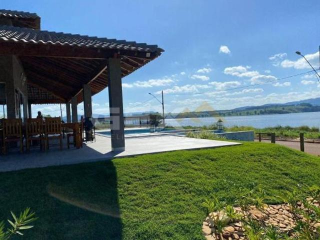 Casa à Venda Com 04 Quartos em Furnas MG