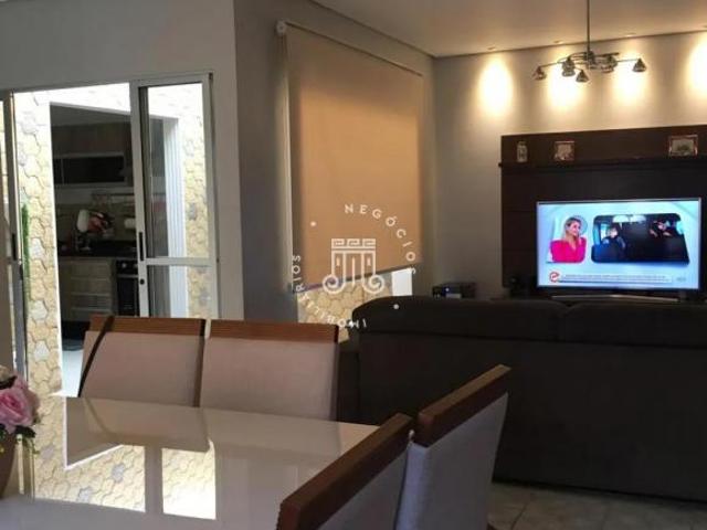 CASA À VENDA COM 03 DORMITÓRIOS 01 SUÍTE, LOCALIZADO NO BAIRRO JARDIM CAÇULA EM JUNDIAÍ/SP
