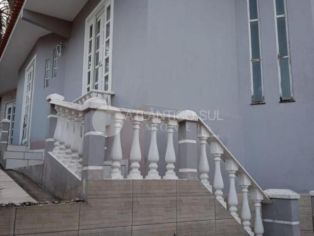 Casa à venda com 03 quartos,Jardim das Americas, CURITIBA PR