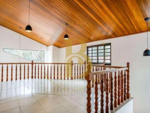 Casa á venda com 164m², 3 quartos e 2 vagas no bairro Alto de Pinheiros