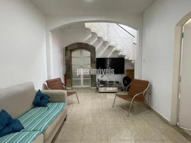 Casa à venda com 180m², 3 quartos e 2 vagas