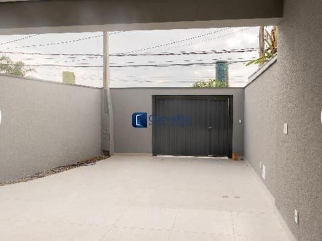 Casa à venda com 137m², 3 quartos e 4 vagas R$ 665.000