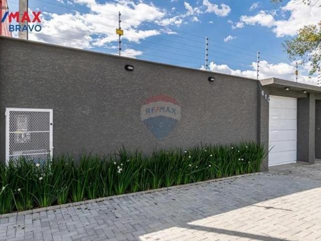Casa à venda, com 240m2 de área construída e 480m2, totalmente reformada, no Bairro Fanny